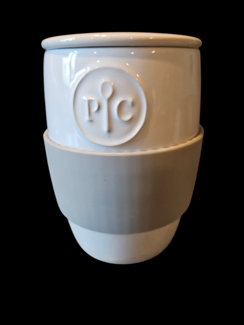 The Pampered Chef Ceramic Garlic Keeper With Silicone Grip